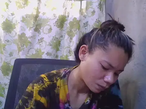 Snapshot of Sweeetgurll chatting on 09.11.25 Sweeetgurll online show from 09.11.25