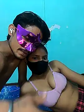 Snapshot of Antique-stickchart-couple chatting on 09.20.25 Antique-stickchart-couple online show from 09.20.25