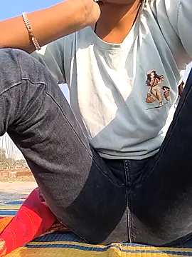 Snapshot of Antique-stickchart-couple chatting on 11.07.25 Antique-stickchart-couple online show from 11.07.25