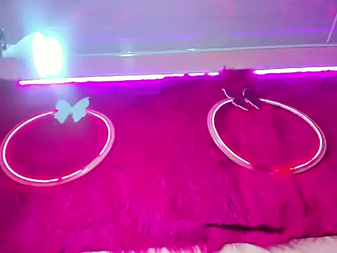 Natasha clifford online show from 09.09.25