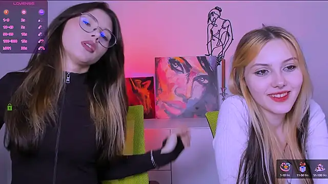 Snapshot of luna_tin chatting on 10.02.25 luna tin online show from 10.02.25