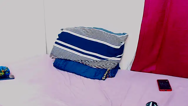 FreakyScarlet00 online show from 10.04.25