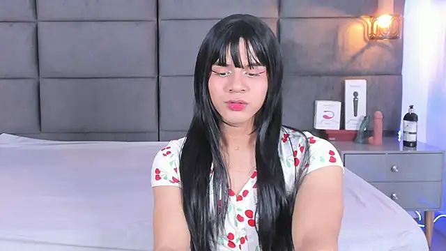 Snapshot of Slenna_Moon chatting on 09.15.25 Slenna Moon online show from 09.15.25