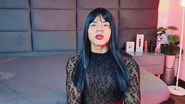 Slenna Moon online show from 12.20.25