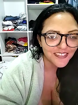 Snapshot of AuroraChest chatting on 09.10.25 AuroraChest online show from 09.10.25