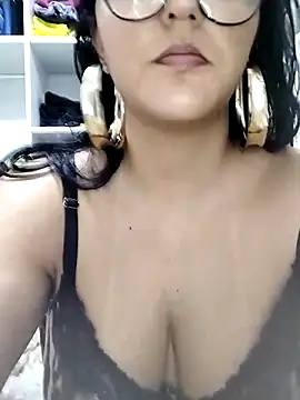 Snapshot of AuroraChest chatting on 09.23.25 AuroraChest online show from 09.23.25