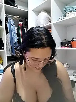 Snapshot of AuroraChest chatting on 09.25.25 AuroraChest online show from 09.25.25