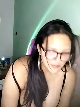 Snapshot of AuroraChest chatting on 09.26.25 AuroraChest online show from 09.26.25