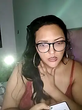 Snapshot of AuroraChest chatting on 09.29.25 AuroraChest online show from 09.29.25