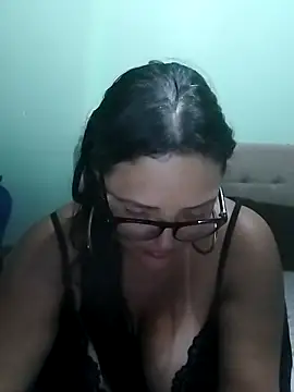 Snapshot of AuroraChest chatting on 10.06.25 AuroraChest online show from 10.06.25