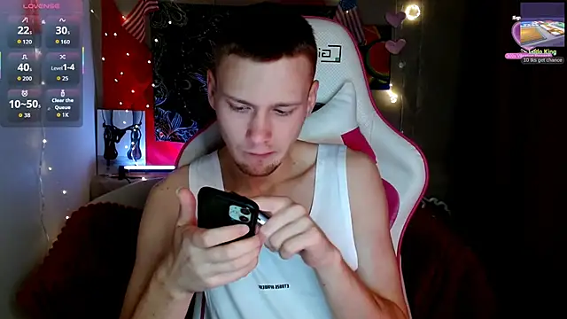 Snapshot of Xavier_Night81 chatting on 09.29.25 Xavier Night81 online show from 09.29.25