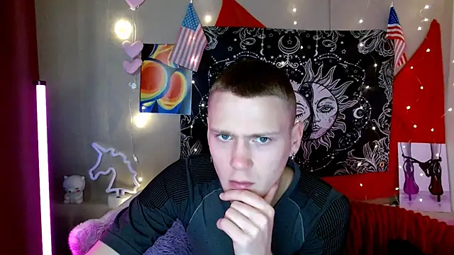 Snapshot of Xavier_Night81 chatting on 10.14.25 Xavier Night81 online show from 10.14.25