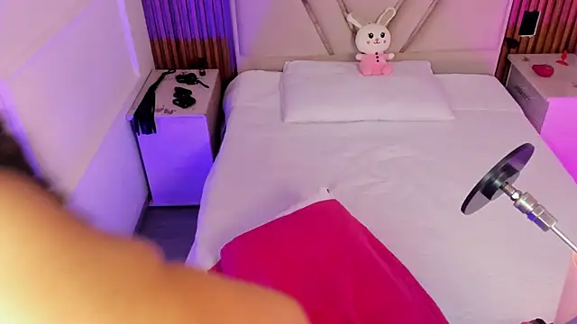 Kristenbread online show from 10.26.25