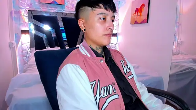 abby thommson1 online show from 10.04.25