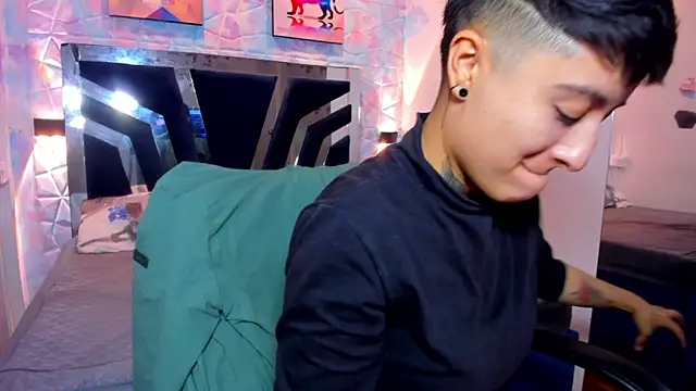 abby thommson1 online show from 10.31.25