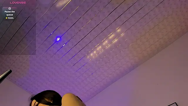 Snapshot of Zahra_milks chatting on 09.18.25 Zahra milks online show from 09.18.25