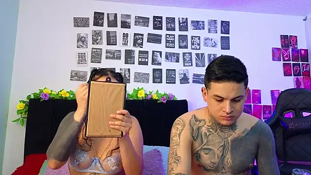 Sarahandzack online show from 09.20.25