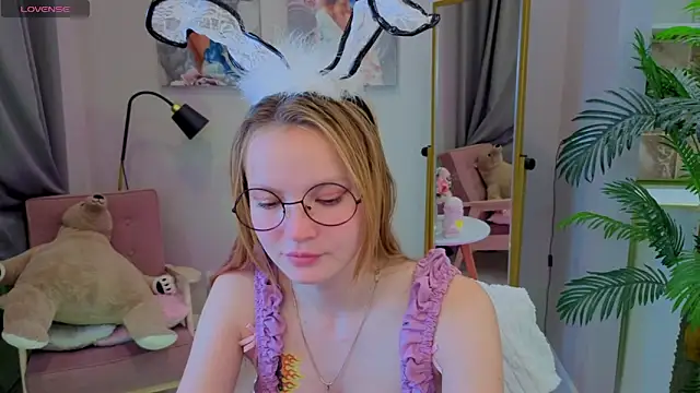 Ginger Emma online show from 09.20.25