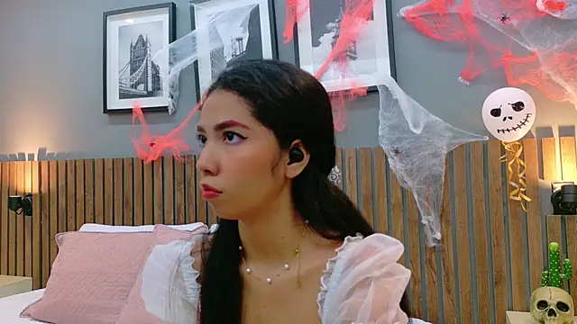 luna roja25 online show from 10.22.25