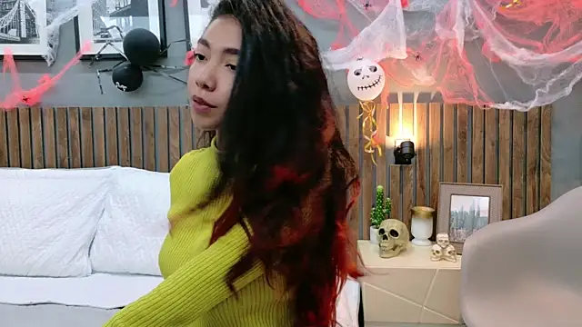 luna roja25 online show from 11.04.25