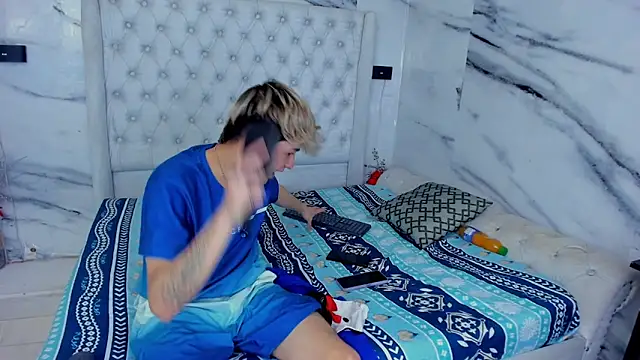 Ari and Storm online show from 09.19.25