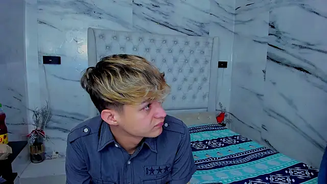 Ari and Storm online show from 11.12.25