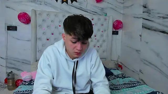 Ari and Storm online show from 04.10.26