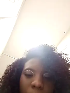 AmiraMorgan online show from 10.06.25