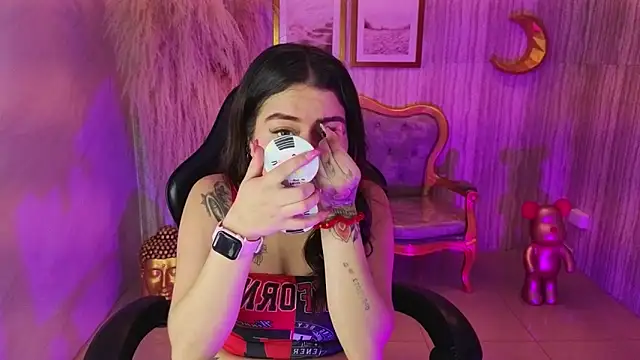 Snapshot of ivy_lodge_s chatting on 09.19.25 ivy lodge s online show from 09.19.25