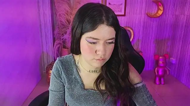 Snapshot of ivy_lodge_s chatting on 09.20.25 ivy lodge s online show from 09.20.25