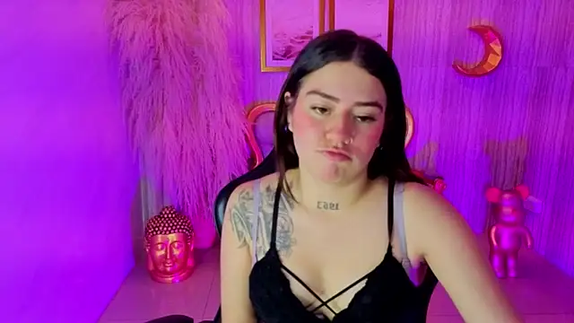 Snapshot of ivy_lodge_s chatting on 10.04.25 ivy lodge s online show from 10.04.25