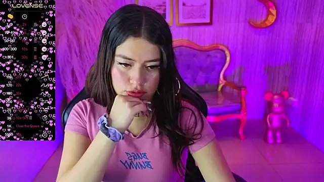 Snapshot of ivy_lodge_s chatting on 10.11.25 ivy lodge s online show from 10.11.25