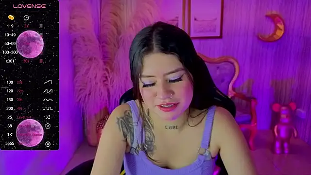 Snapshot of ivy_lodge_s chatting on 10.17.25 ivy lodge s online show from 10.17.25