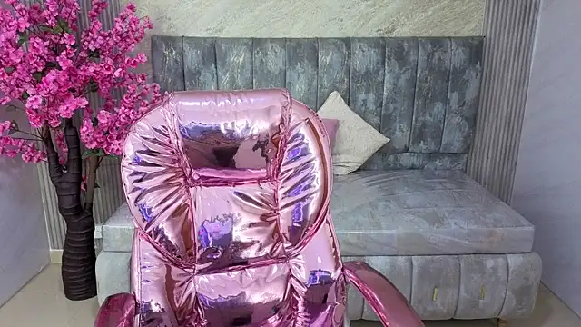 Snapshot of ivy_lodge_s chatting on 10.29.25 ivy lodge s online show from 10.29.25