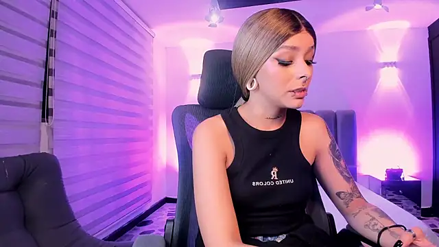 SkyThompson online show from 10.15.25