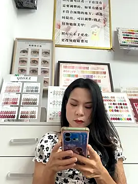 Snapshot of Baby-mmm chatting on 09.25.25 Baby-mmm online show from 09.25.25