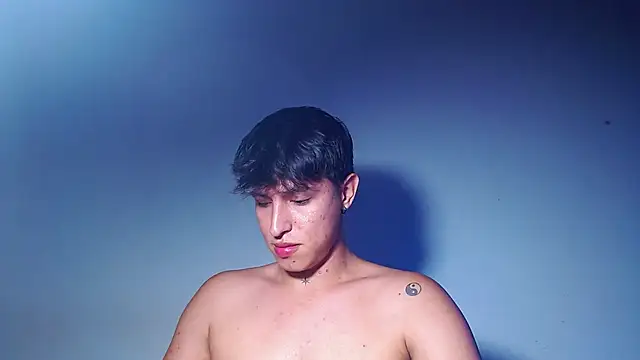 rowanbigboy23 online show from 04.21.26