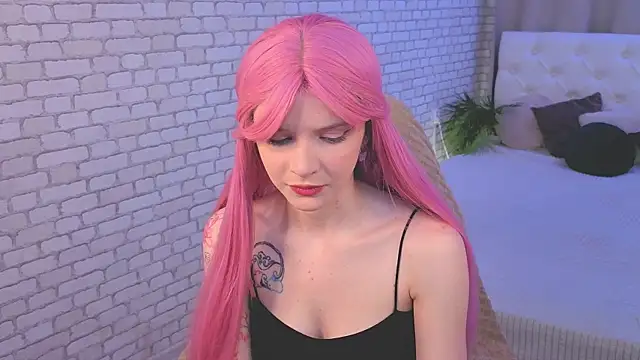 KiraMountrays online show from 09.22.25