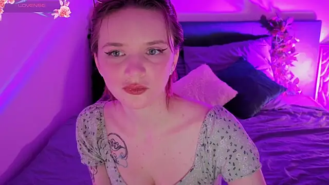 KiraMountrays online show from 11.03.25