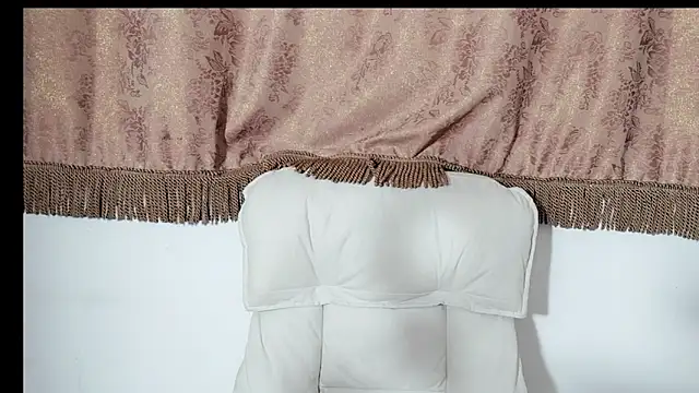 Zhenlihoney10 online show from 10.25.25