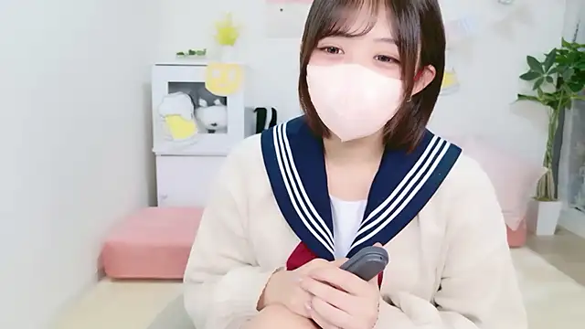 Snapshot of Hinata_Sun chatting on 09.27.25 Hinata Sun online show from 09.27.25