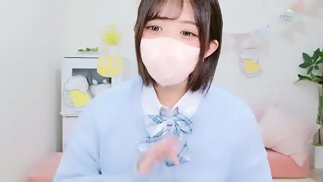 Snapshot of Hinata_Sun chatting on 09.28.25 Hinata Sun online show from 09.28.25