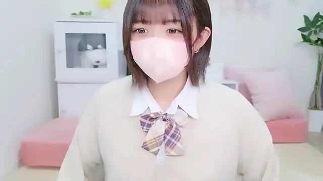 Snapshot of Hinata_Sun chatting on 10.04.25 Hinata Sun online show from 10.04.25