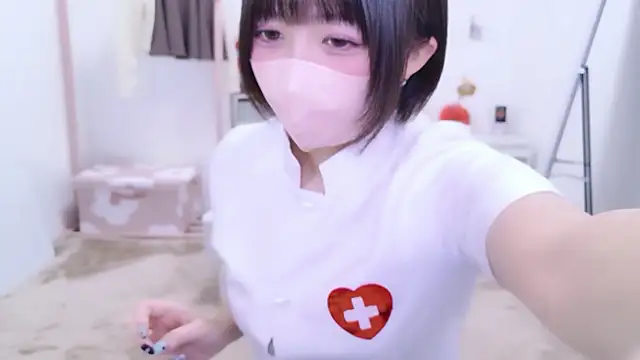 Hinata Sun online show from 02.18.26