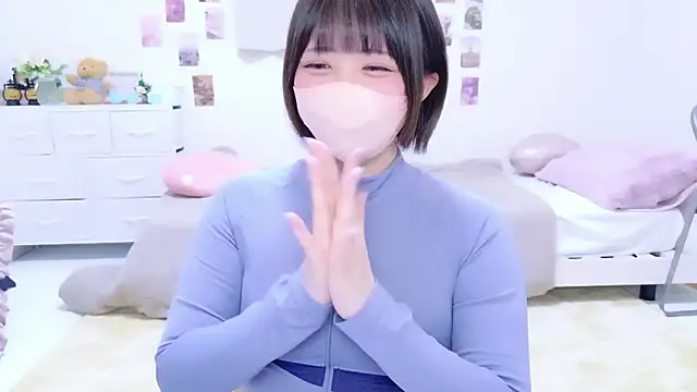 Hinata Sun online show from 03.18.26