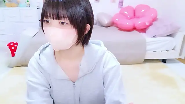 Hinata Sun online show from 04.21.26