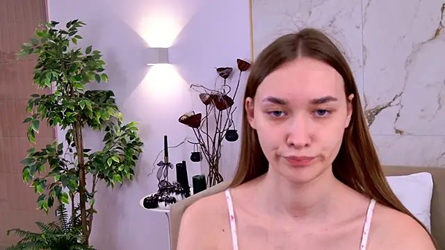 AmadaReine online show from 10.26.25