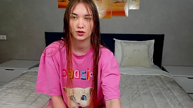 AmadaReine online show from 02.21.26