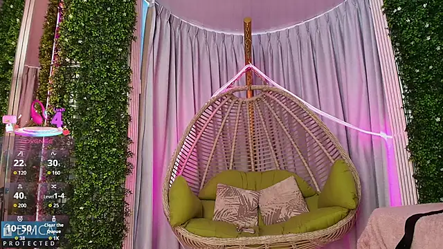 Kiara Zahiri   online show from 10.02.25