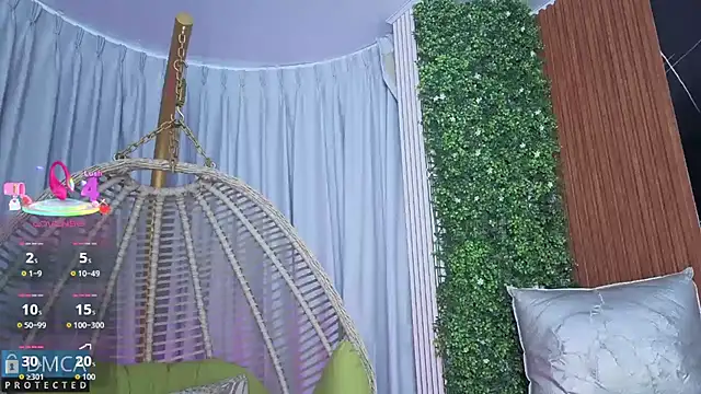 Kiara Zahiri   online show from 10.22.25